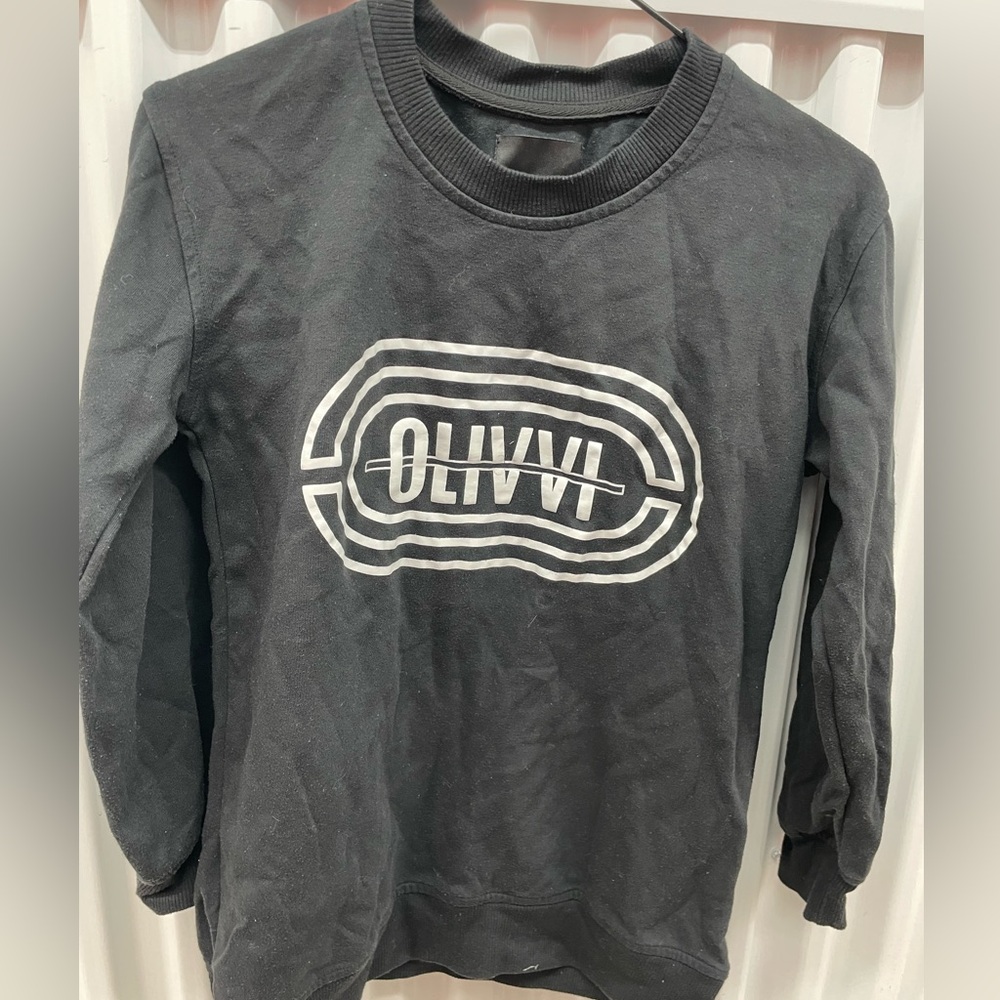 Olivvi Black Top Size Small